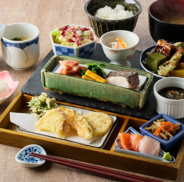 [Lunch only] Tsurube "Spring Treasure Box"
