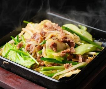 箸が止まらぬ野菜炒め