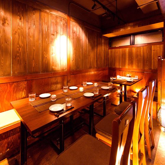 The shop has a warm and relaxing atmosphere.You can enjoy your meal in a calm space.It is also popular for couples and women's drinking parties.You can enjoy a good time in a restaurant with good taste, good price, and good atmosphere.(Shinjuku yakitori all-you-can-eat smoking private room)