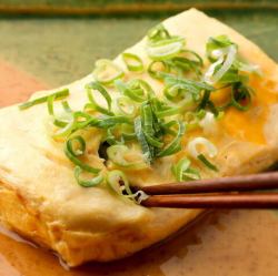 關東煮卷在日式高湯裡