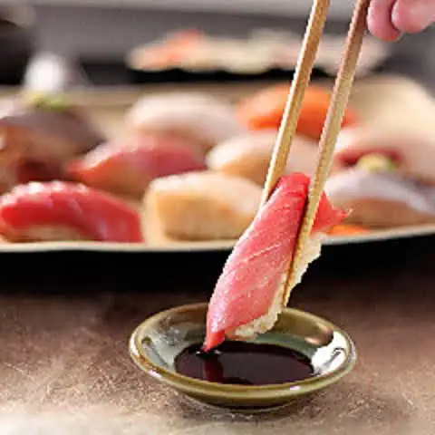 シャリには味わいまろやかな赤酢使用!本格江戸前鮨