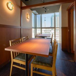 Table seats for 10 people! Perfect for entertaining, families, lunch meetings, etc.