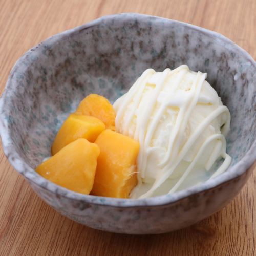 バニラアイス~レモンソースとマンゴーを添えて~