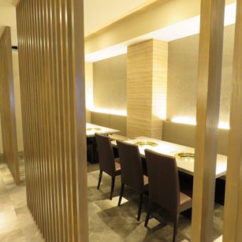 【含3小時無限暢飲】鹹牛舌、特製排骨等「炙烤烤肉套餐」（共12道菜）