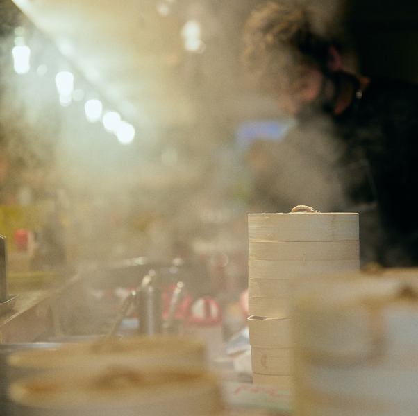 福岡で話題の焼売酒場の博多店！"福岡には日本一美味い鶏焼売がある・・・"各種ご宴会コース2,000円(税込)～ご用意！