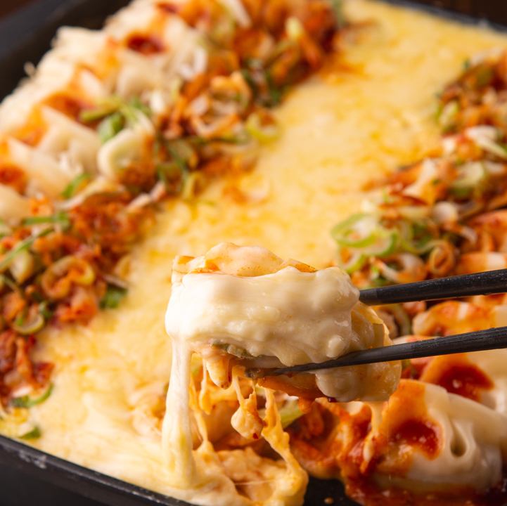 A very popular all-you-can-eat plan with plenty of hot dumplings entwined with cheese ♪
