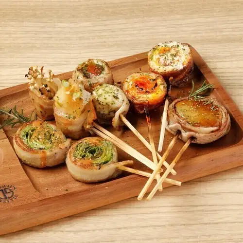 Assortment of 5 kinds of meat rolls