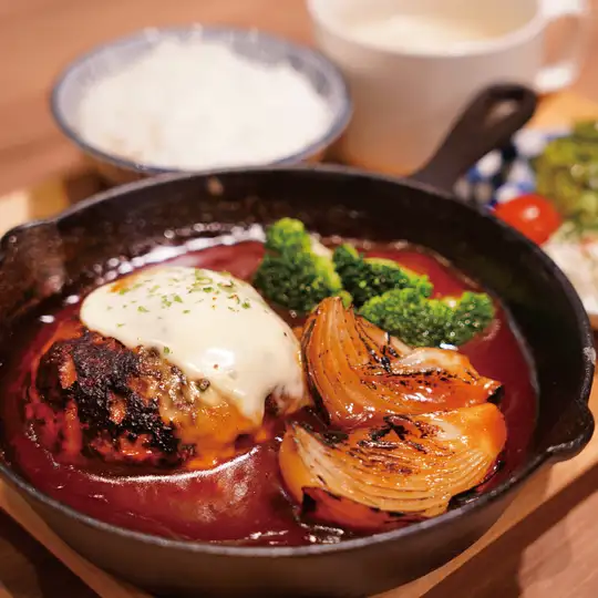 手ごね煮込みハンバーグセット