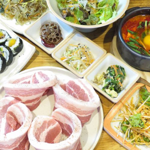 7 kinds of lunch sets and classic popular menus ♪