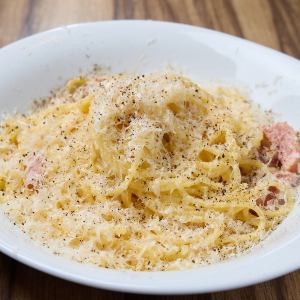 チーズたっぷりカルボナーラ