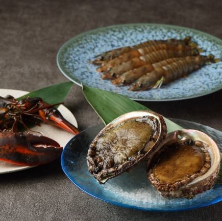 【保证铁板烧前吧台座位】* 神户牛肉品鉴对比 * TATARA 主厨精选套餐，共 12 道菜，35,000 日元（含税）