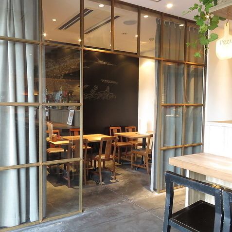 10名様まで個室もあります