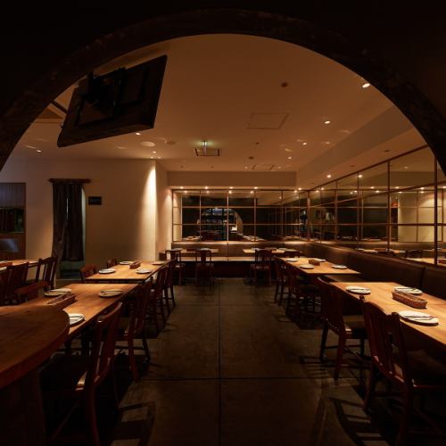 貸切にも対応した広い店内