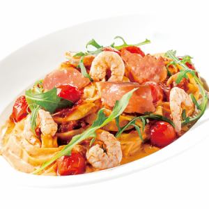 Shrimp and salmon tomato cream fettuccine (R)