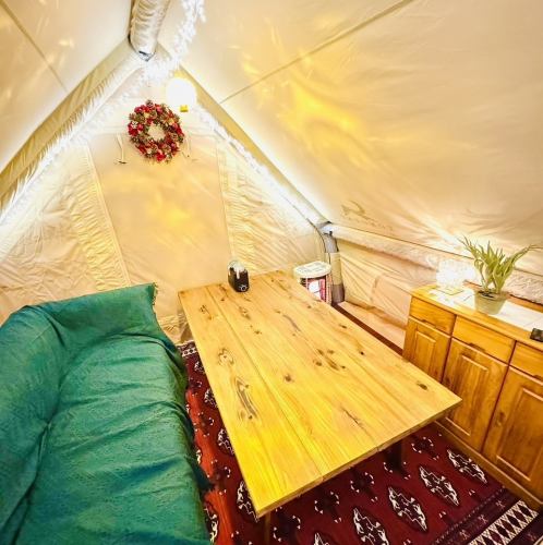 テントの中でまったりと