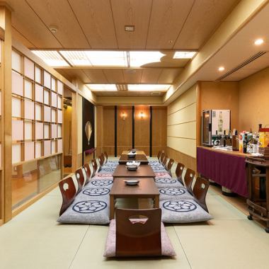 ガラッと雰囲気を変えて♪最大25名様までご利用可能な広々とした個室をご用意しております。会社宴会など各種ご宴会にご利用ください。