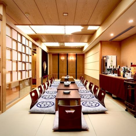 完全個室、ビールがゼロ秒で呑める和室も完備！小さいお子さんや落ち着いた雰囲気でお食事したい方はぜひこちらのお席をご利用ください！最大２２名様までご利用頂けます。
