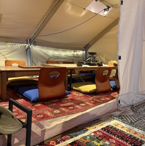 大人数が入れるテント完備