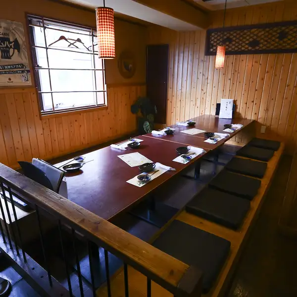 お席タイプ掘りごたつ、テーブル席、ご用意しておりますので、少人数宴会、同窓会、女子会、誕生日会、様々なシーンでご利用いただけます♪