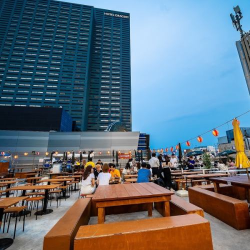 爽やかな青空テラス席