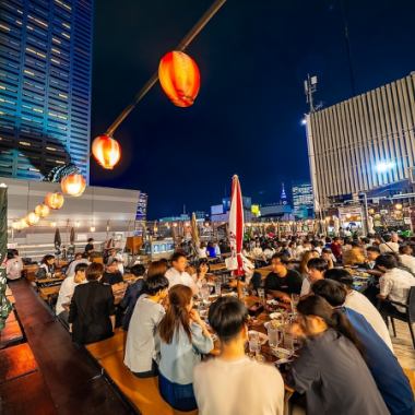 ふかふかのソファに身を預けながら、BBQやシュラスコをゆったり楽しめるソファ席。居心地の良さが魅力で、リラックスしながら美味しい料理を堪能できます。女子会やデート、誕生日パーティーにもぴったりな特別感のある空間です。