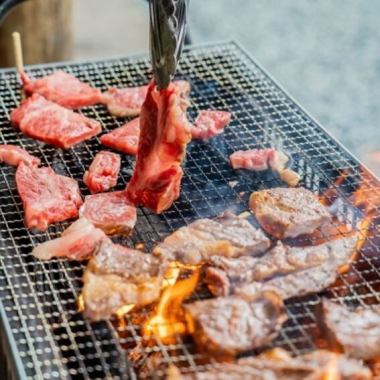 【3時間飲み放題付】海外ビール＆サーロイン・スペアリブ・ハンバーグ食べ放題BBQ【4499円】