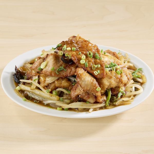 お一人様から大人数まで大歓迎!中華料理を中心としたバラエティ豊かなメニューが並ぶ当店は、いつ訪れても新しい美味しさに出会えます◎豊富なサワーやハイボールも揃えており、お料理とお酒のペアリングも楽しめます。美味しい料理とお酒で楽しい時間をお過ごしください!