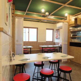個室利用は5名様から10名様まで。個室利用料5名様2000円、6名様1000円頂戴します