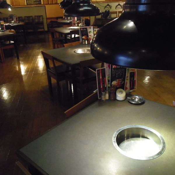 The table seats are equipped with a smoke exhaust duct so you don't have to worry about the smoke! There is no worry about the smell of clothes! You can enjoy the meat!