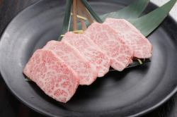 黒毛和牛　特選三角カルビ　（タレ・塩）