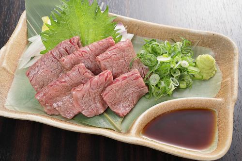 炙り牛トロ刺し