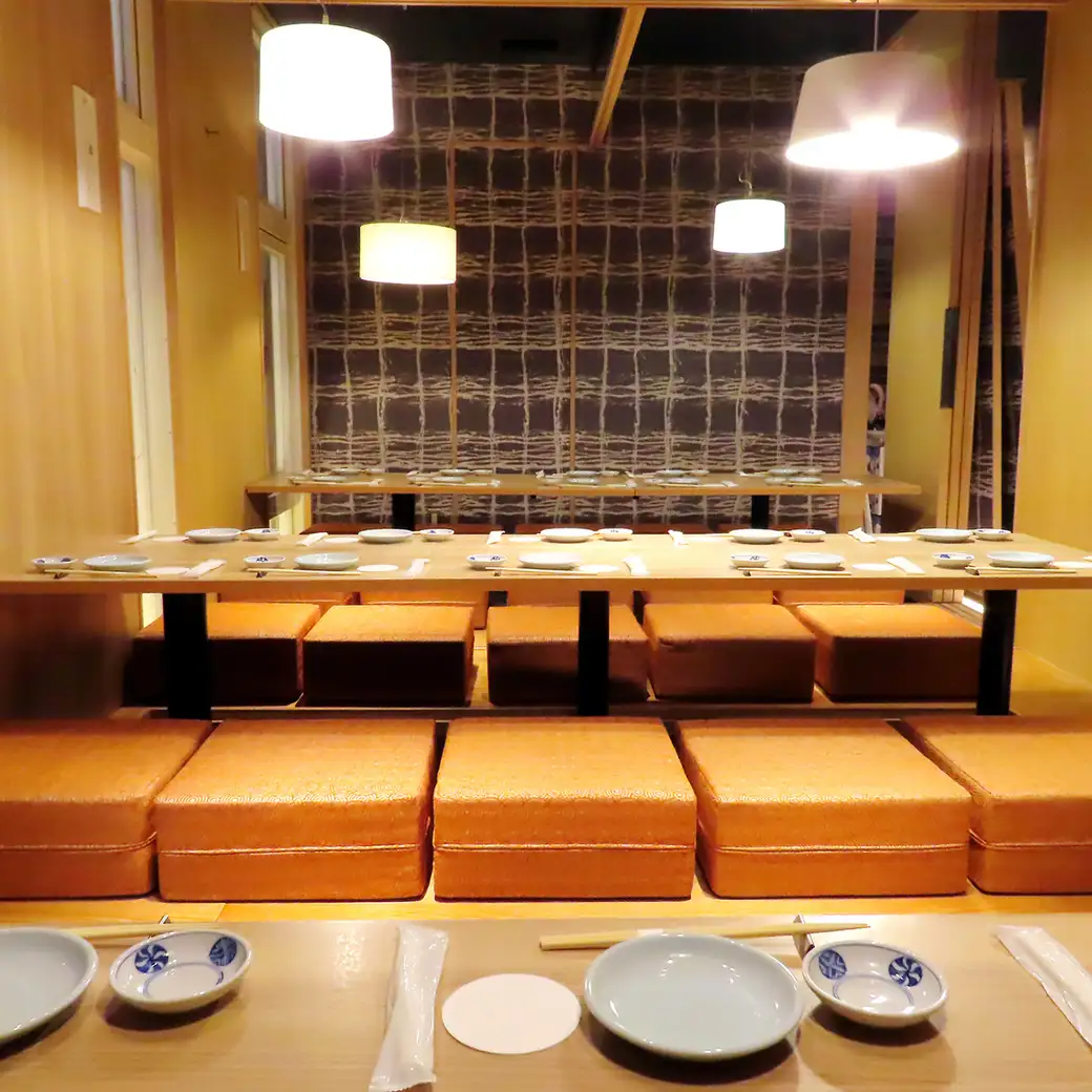 和モダン調の寛げる空間◎女子会や合コン、同僚との飲み会に♪