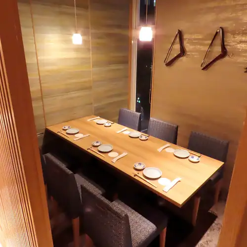 Private rooms available for 2 people and up to 28 people for banquets.