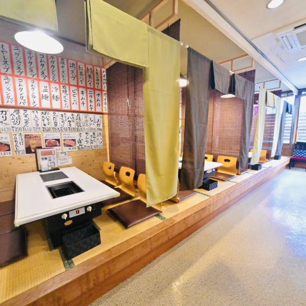[From small to large groups] The tatami room seats are comfortable and can accommodate unexpected banquets, and can accommodate groups of 2 to 52 people.There are also partitions.You can use it not only for dates, girls' nights out, and families with children, but also for various parties such as company banquets.
