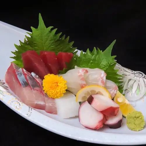 本日の刺身盛り合わせ(中)