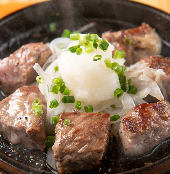 We offer a special entertainment course where you can fully enjoy the taste of Wagyu beef.