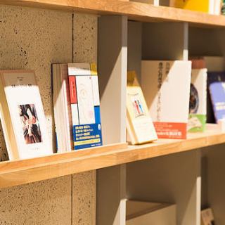 こだわりの空間が楽しめるカフェ。様々なカルチャーを感じます。お好きな時間に、お好きな目的でご利用下さい♪