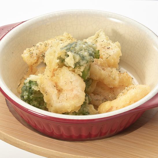 小海老とブロッコリーのフリット(プリップリの小海老とブロッコリーがビールにぴったり)