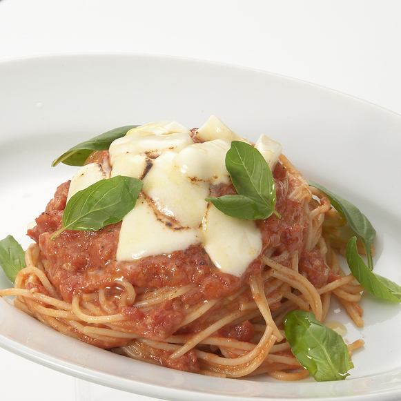 《トマトベース》北海道産トロトロモッツァレラチーズのポモドーロ