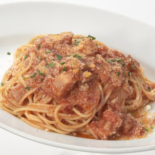 《トマトベース》厚切りベーコンのアマトリチャーナ