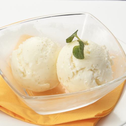 バニラビーンズ入りアイスクリーム