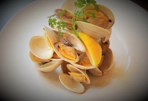 Authentic Funabashi direct delivery !! "Big catch" of hard clams steamed with white wine