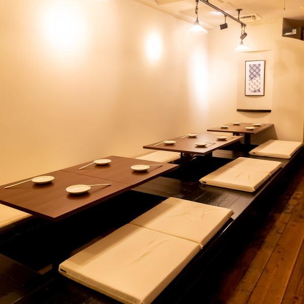 [Tatashiki] We have spacious seats that can accommodate 2 to 6 people.In addition, the seats can be connected to accommodate up to 15 people, so please use this space for company banquets, class reunions, or after work.