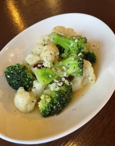 ブロッコリーとカリフラワーのアーリオオーリオ