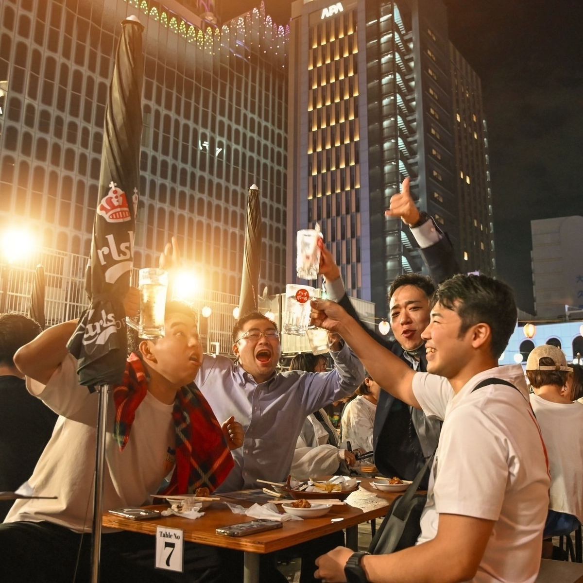 新宿ど真ん中！ビアガーデンOPEN♪夜景&BBQ食べ放題☆