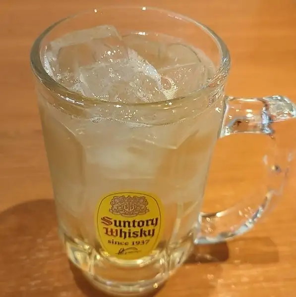 ディナーはクーポンでハイボール1杯目プレゼント!唐揚げと相性抜群のサービスです☆