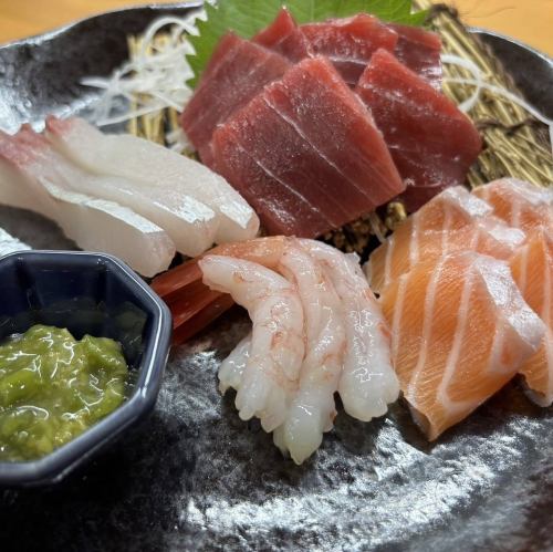 【鮮度にこだわりあり◎】国産の厳選された生マグロ使用!お刺身四種盛り