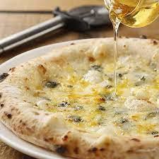 4종의 치즈 피자