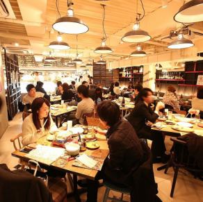 4 people to 52 people can be chartered by 40 people or more ♪ The reason why it is popular among office workers on the way home is the variety of dishes that are perfect for abundant drinks ★ How about this summer at the Daimyo store's beer hall?