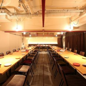 It can also be used in private rooms and buffets for large groups.Seating 80 people, standing meals 120 people